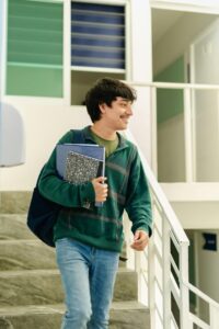 A teen heads to his outpatient treatment session after having class emphasizing the flexibility of his program. 
